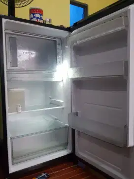 Kulkas merek aqua 1 pintu