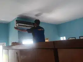 Menerima jasa panggilan AC keluar air / AC bunyi ke rumah