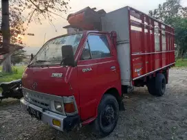 Dijual truk toyota Dyna