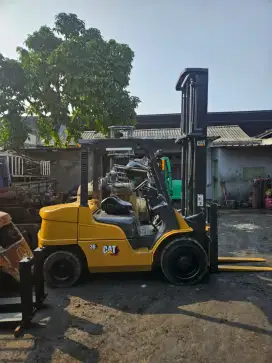 Forklift Caterpillar 3 Ton,Tiang 5 Meter,Manual,Mesin S4S,Tahun 2018
