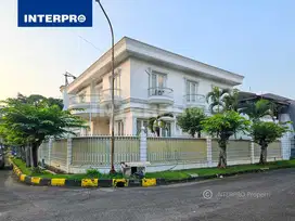 Rumah Hook Intercon Kebon Jeruk Desain American Classic - LT 550m2
