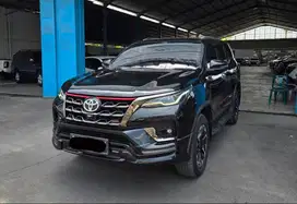 Toyota Fortuner 2.4 VRZ TRD Diesel AT Matic 2021