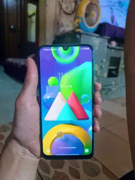 Samsung m21 4/64 layar super amoled