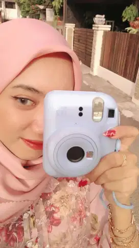 Fujifilm instax mini 12 instant camera