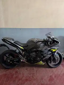 Yamaha R1 Grey 2013
