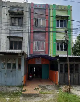 Ruko 1 Pintu 3 Lantai Sidorukun Siap Huni