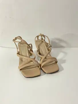Heels Tali Pergelangan kaki