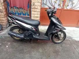 Bismillah dijual Honda Vario 2009 cw mulus Gress