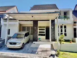 DIJUAL RUMAH EASTWOOD CITRALAND 4KT KOLAM RENANG DEKAT PASAR MODERN