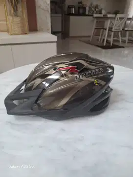 Dijual Helm United