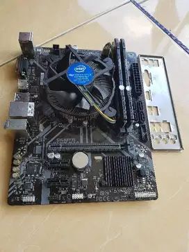 Sepaket Intel Core i7 9700TE | Gigabyte H310M H 2.0 | Ram 16gb DDR4