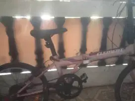 Brng nya masih bagus oke TDK ada karatan n TDK DA yg rusak