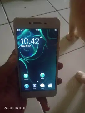Dijual hp oppo A37 ram 2/16 msh bagus dan battrai awet