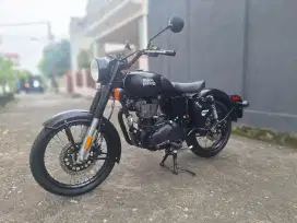 Royal Enfield 500 ABS Euro 4 Stealth Black