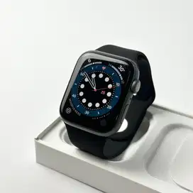 Apple Watch Series 4 44mm Spacegray iWatch Battery Health 83%