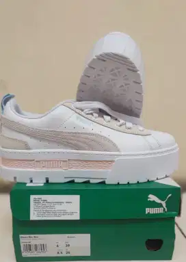 Sepatu Olahraga Wanita PUMA Promo