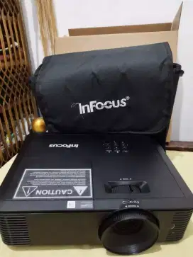 Dijual Proyektor merk InFocus seri IN112a