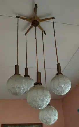 Lampu gantung jaman dulu