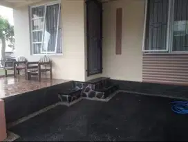 Disewakan Rumah Pojok