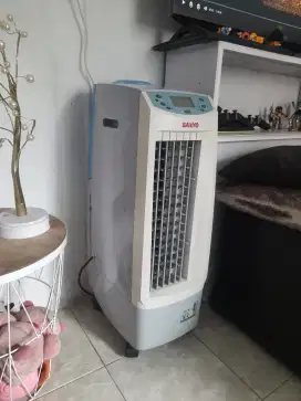 Kipas angin Air cooler Sanyo mulus dingin murah