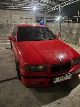 JUAL BMW SERIES 318i