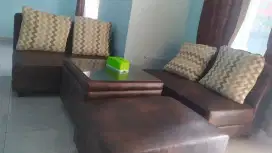 Lemari 2pintu tinggi  besar,,,dan sofa ruang tamu