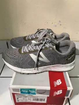 Sepatu running new balance ori size 39