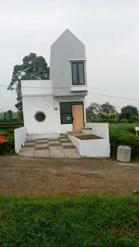 Rumah Cantik strategis Cihanjuang Hanya 100 meter ke Jalan Utama