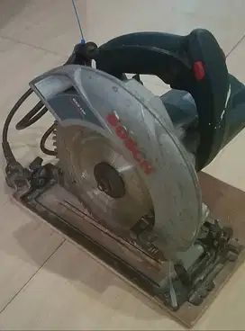 Mesin potong / cutiing wheel merk bosch type GKS 190.