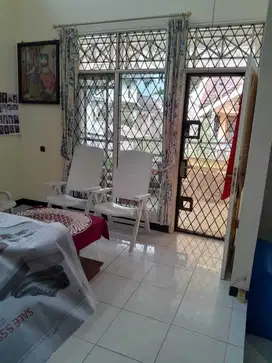 Dijual villa 3 lantai luas 360m2 di Cipanas puncak hrg terjangkau nego