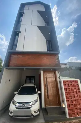 Rumah Murah 3 Lantai Rooftop,Siap Huni di Cilandak, Jakarta