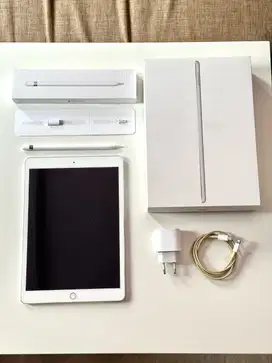 Apple iPad Gen 8 128GB WIFI Only Silver ex iBox + Apple Pencil Gen 1