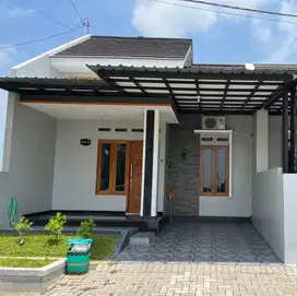 Rumah Modern Furnish Di Cluster Solo Baru Baki