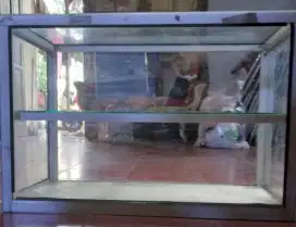 Estalase kaca ukuran 75cm