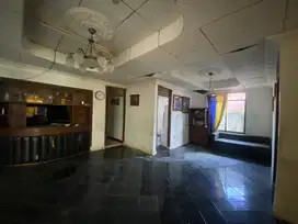 Rumah klasik di gunung belah