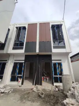 Dijual rumah modern 2 lantai di jl.sirsak matraman jakarta timur
