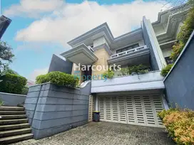 DIJUAL - Rumah modern mewah di area kbayoran baru