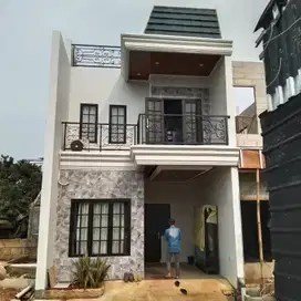 Rumah 2,5lantai clasik eropa dkt tol lrt cibubur