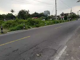 Tanah pinggir jalan utama tamanmartani utara bogem