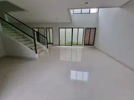 Dijual Rumah Mewah di Summarecon Bandung Terawat Siap Huni