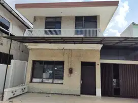 (MURAH DIBAWAH NJOP ) RUMAH PUSAT KOTA DI JL JENDERAL SUDIRMAN