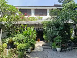 Dijual Rumah Ex Cafe Luas Asri Desain Ramah Lingkungan