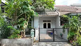Disewakan Rumah 2,5 lantai 4 Kamar Tidur Full Furnished- Jakarta Barat