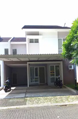 disewakan rumah 2 Lantai di Foresta , BSD City