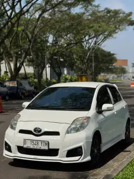 Toyota Yaris 2012 AT