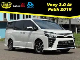 Toyota Voxy 2.0 At cvt Putih Mutiara 2019. Medium Slidingdoor Nyaman