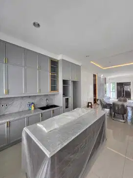 DISEWAKAN RUMAH GOLF ISLAND PIK 10X25 FULL FURNISHED HANYA 50juta/thn