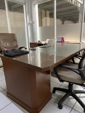 Meja Direksi Bekas