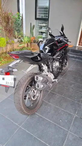 Honda CBR 2024 R2 Warna Hitam – Motor Gagah & Siap Gas