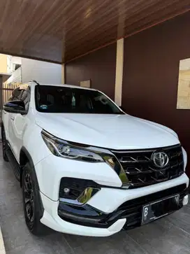 Dijual Fortuner 2.4 GR Sport Putih 2022
